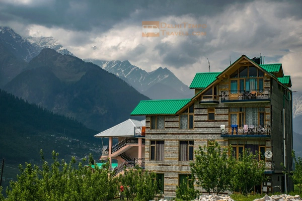 Old Manali village cafes